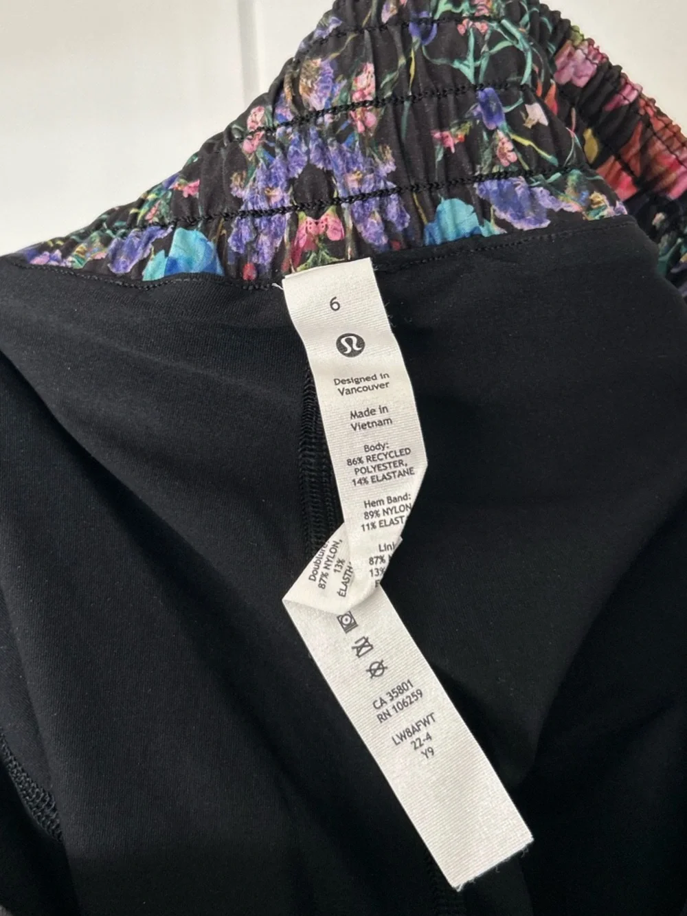 Lululemon Hotty Hot High Rise Skirt 6